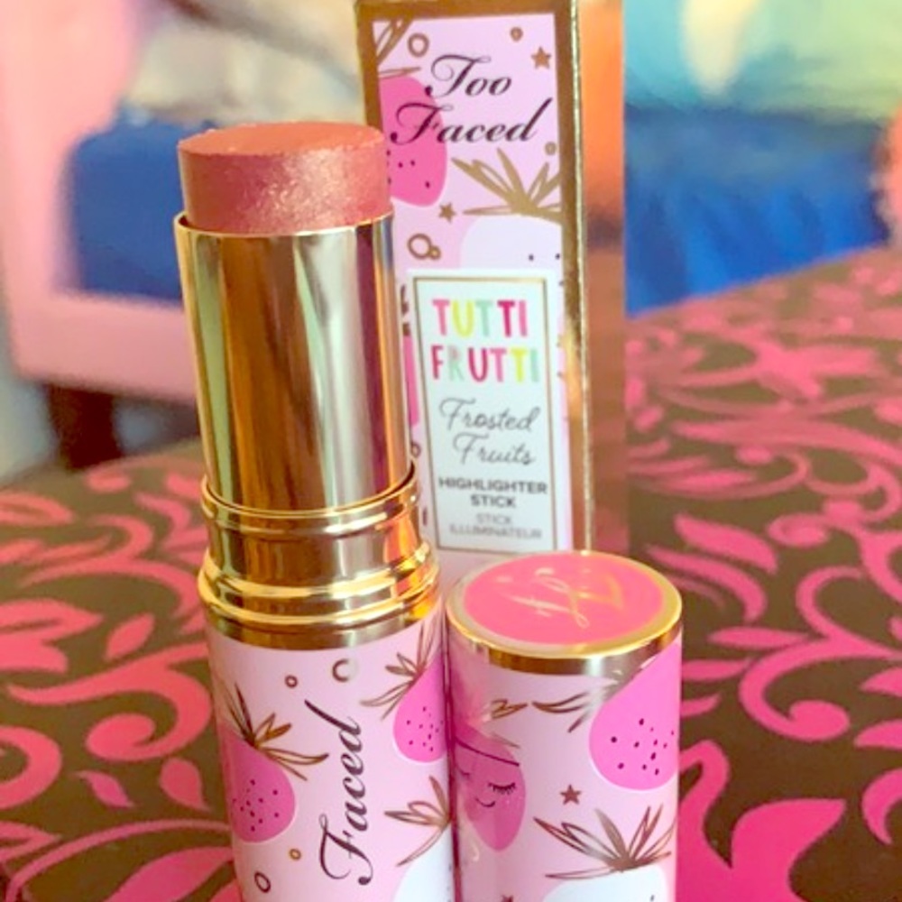 Too faced Tutti Frutti Highlighter